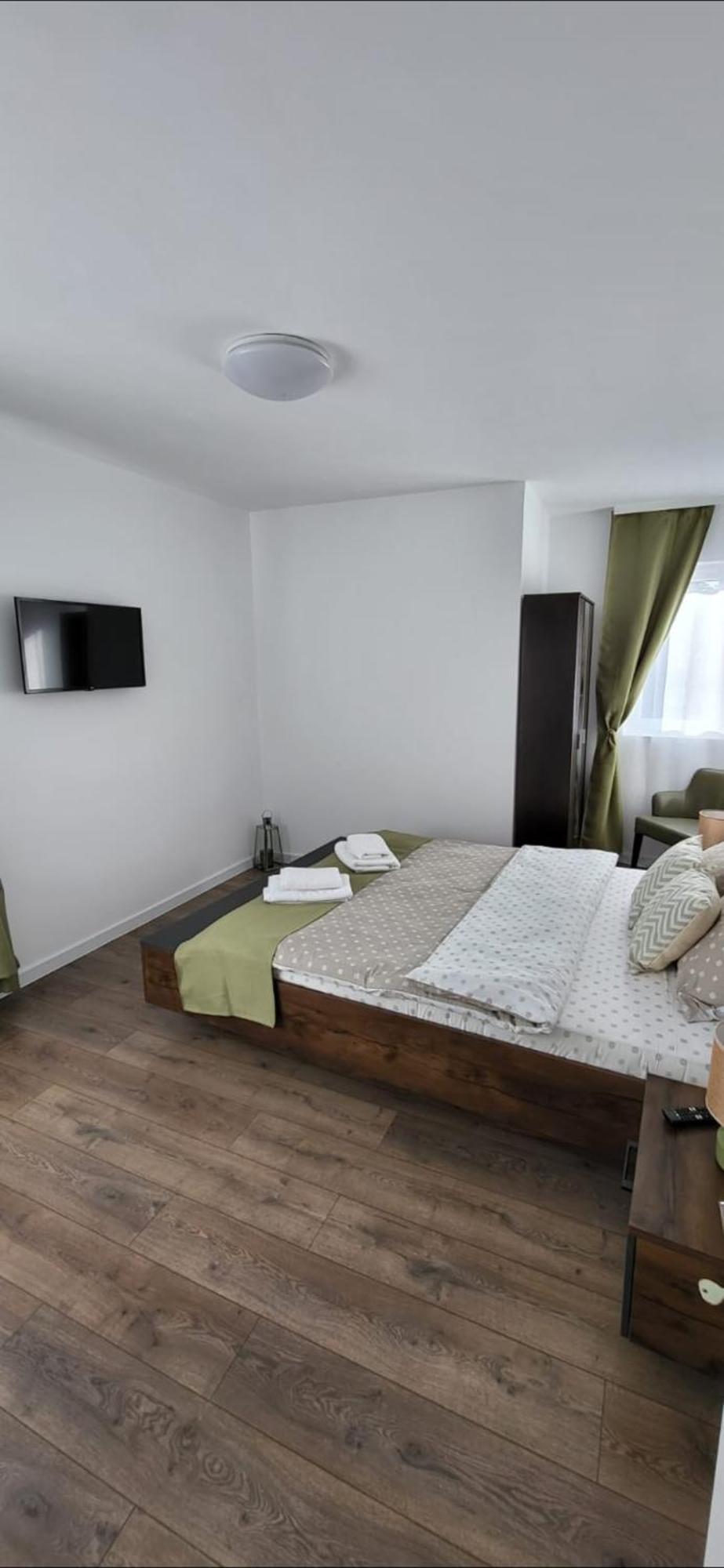 Huesca House Hotell Turda Exteriör bild